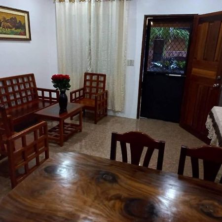 Foxtail Guesthouse Siargao Хенерал Луна Екстериор снимка