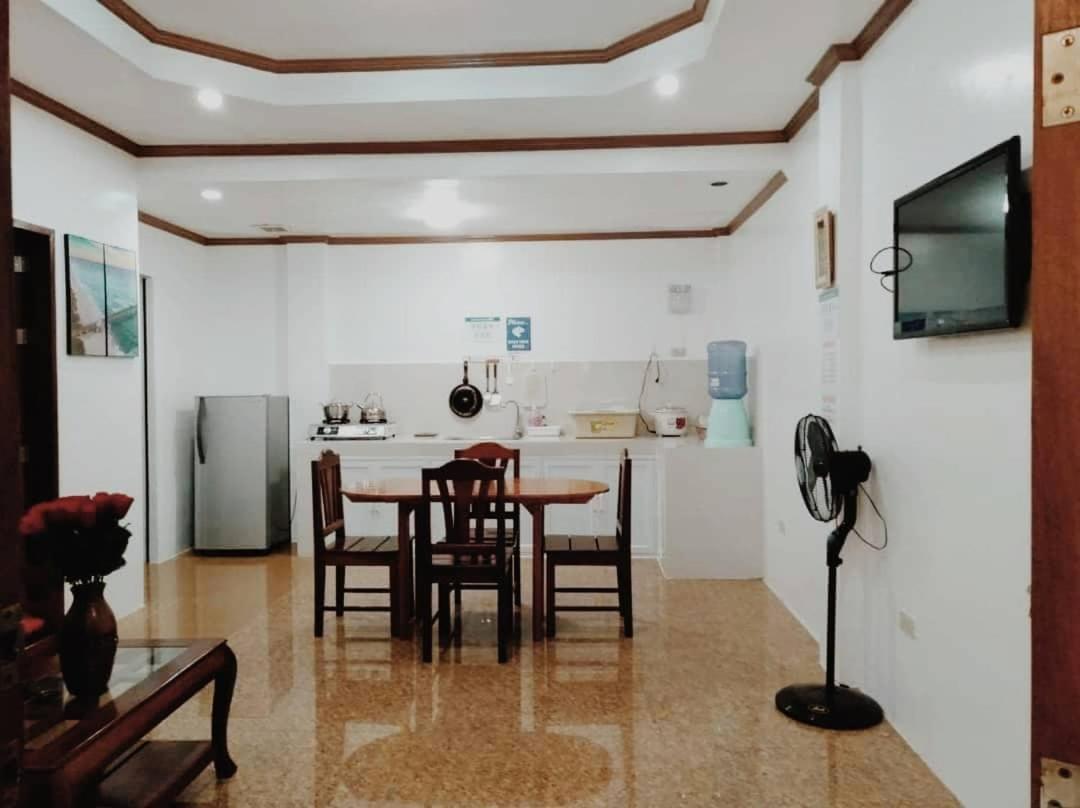 Foxtail Guesthouse Siargao Хенерал Луна Екстериор снимка